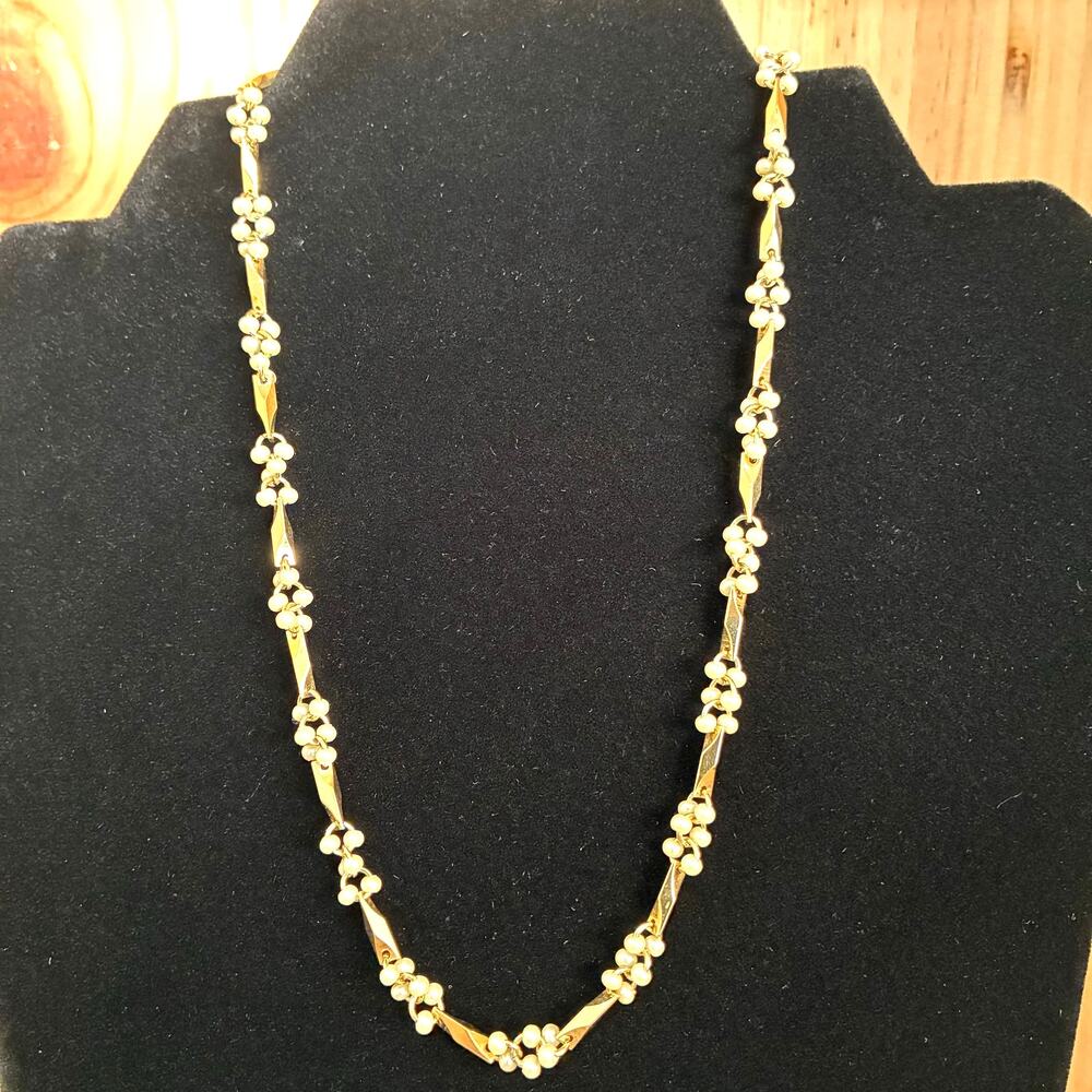 Gold Tone Faux Pearl Cluster Station Necklace Twisted Bar Link Chain Dainty 17"